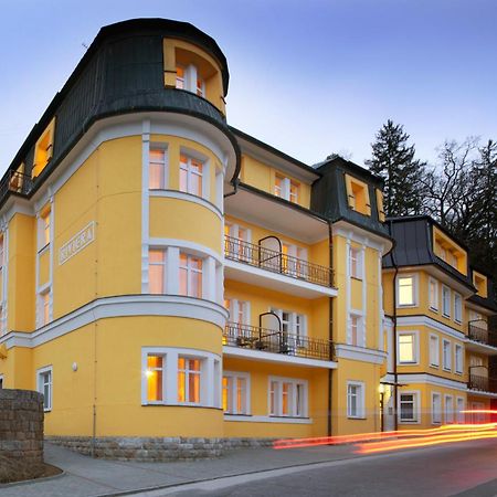 Hotel Riviera Luhačovice Exterior foto